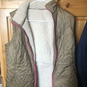Reversible vest
